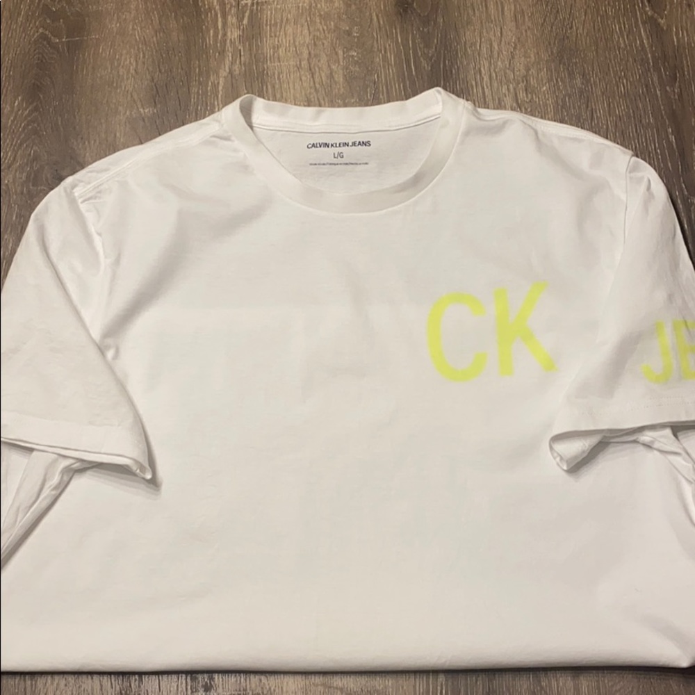 Calvin Klein tshirt